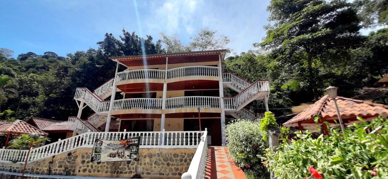 Campestre La Gaitana 2*